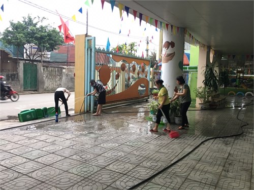 Trường mầm non Thạch Cầu tổ chức tổng vệ sinh toàn trường phòng chống dịch bệnh tháng 3/2019