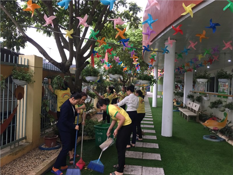 Trường mầm non Thạch Cầu tổ chức tổng vệ sinh toàn trường phòng chống dịch bệnh tháng 4/2019