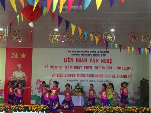 Trường MN Thạch Cầu tưng bừng tổ chức liên hoan văn nghệ kỷ niệm 87 năm ngày PNVN và liên hoan tiệc buffet mừng sinh nhật các bé tháng 10