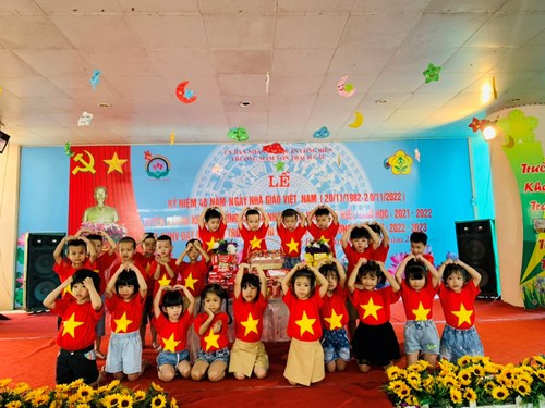 Trường mầm non Thạch Cầu tổ chức “ Liên hoan tiệc buffer - Mừng sinh nhật các bé tháng 11 – Chào mừng kỷ niệm 40 năm ngày nhà giáo Việt Nam 20/11”