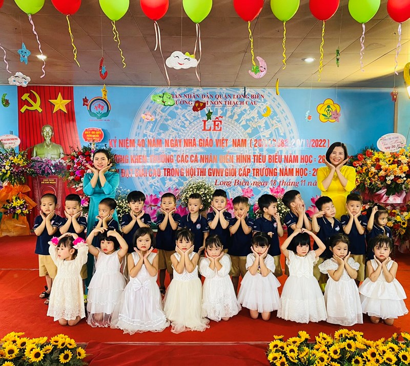 Lớp MGN B2 tham dự “ Lễ kỷ niệm chào mừng 40 năm ngày nhà giáo Việt Nam 20/11 – Tuyên dương khen thưởng tập thể cá nhân tiêu biểu năm học 2021- 2022 và GVNV đạt giải cao trong hội thi GVNV giỏi cấp trường năm học 2022- 2023”