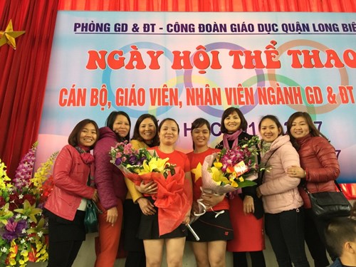 Trường Mầm non Thạch Cầu tưng bừng tham dự   Ngày hội thể thao  Ngành giáo dục quận Long Biên năm học 2016- 2017
