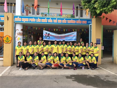Trường mầm non thạch cầu tổ chức giải chạy báo Hà Nội mới lần thứ 44 vì hòa bình - năm 2017