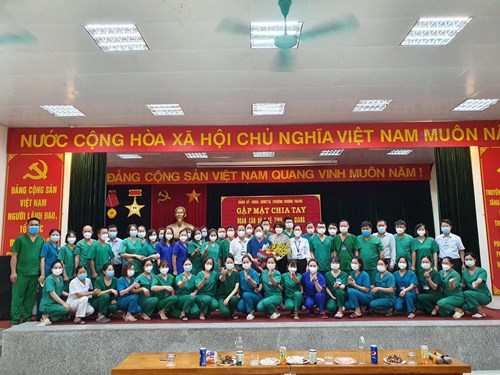 CBGVNV trường MN Thượng Thanh đã làm tốt công tác tiếp đón và phối hợp tích cực với đội ngũ Y bác sĩ tỉnh Bắc Giang trong công tác phòng chống dịch Covid-19.