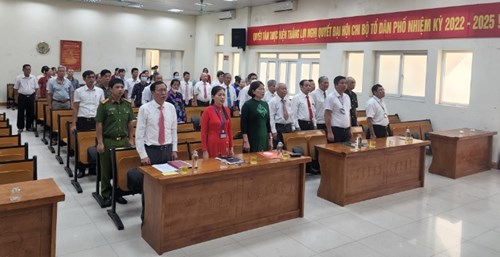 Đảng ủy phường Thượng Thanh trao tặng Huy hiệu Đảng đợt 02/9/2022