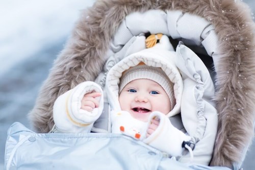 Bí kíp giữ ấm cho trẻ sơ sinh đúng chuẩn vào mùa lạnh