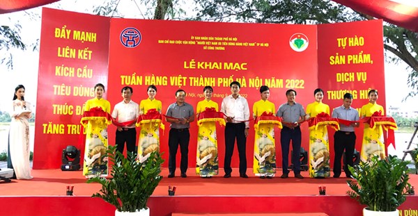 Trên 90 gian hàng tham gia Tuần hàng Việt thành phố Hà Nội năm 2022 tại quận Long Biên