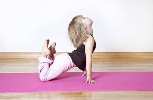 Lợi ích tuyệt vời từ những bài tập Yoga cho trẻ mà bố mẹ nên biết