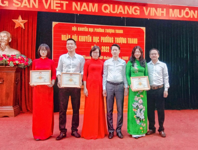 Trường MN Thượng Thanh vinh dự nhận khen thưởng Hội khuyến học phường Thượng Thanh