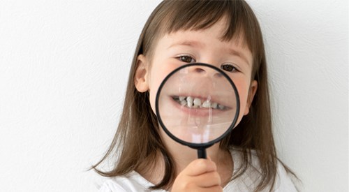 Cách ngăn ngừa và biện pháp xử lý tình trạng răng mọc lệch ở trẻ nhỏ