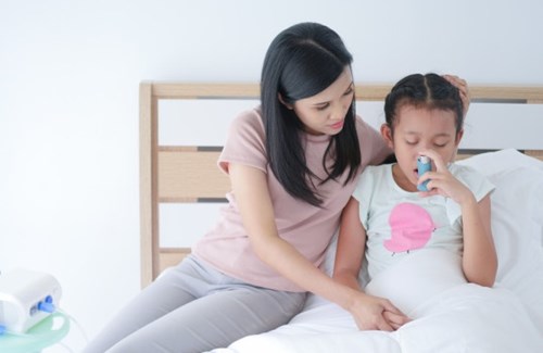 Cách chăm sóc trẻ khi bệnh cúm  vào mùa 