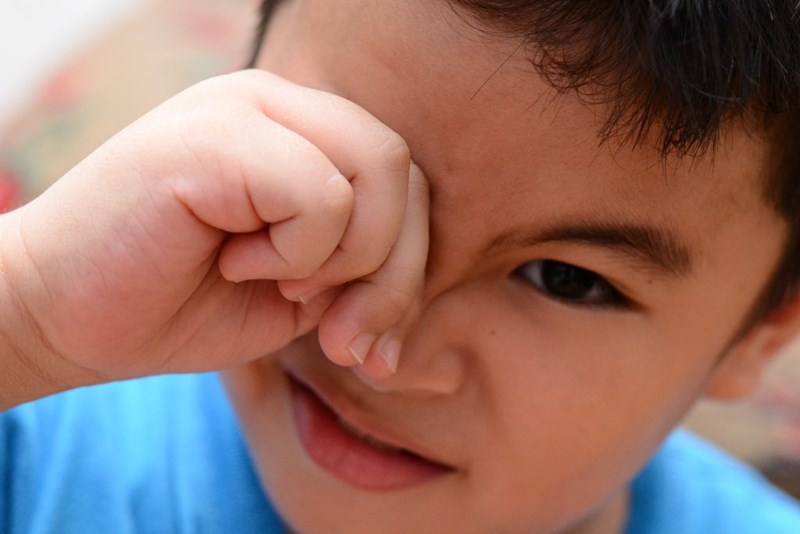 Nguyên nhân và diễn biến đau mắt đỏ ở trẻ em