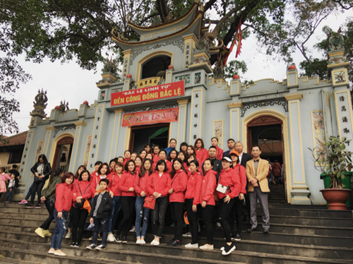 Ngày 03/03/2018 công đoàn trường mầm non Thượng Thanh tổ chức cho CBGVNV đi lễ đầu năm tại Lạng Sơn.