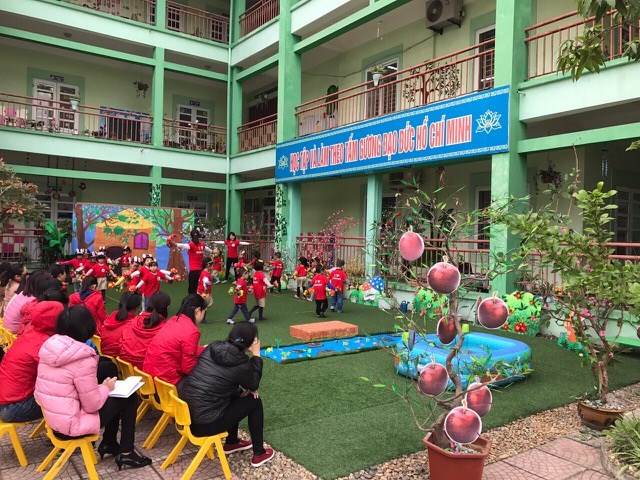 Trong ba ngày 27, 28, 29 tháng 11 năm 2017 trường mầm non Thượng Thanh tổ chức kiến tập các hoạt động đạt giải cao hội thi giáo viên, nhân viên nuôi dưỡng giỏi cấp trường năm học 2017 - 2018.