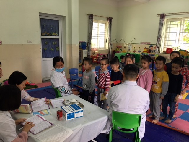 Từ ngày 16 tháng 04 đến ngày 18 tháng 04 năm 2018 trường mầm non Thượng Thanh kết hợp với Trạm y tế phường Thượng Thanh khám sức khỏe lần 2 cho học sinh toàn trường.