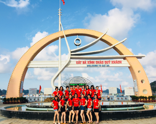 Trong ba ngày 30, 31/05 và 1/6/2018 trường mầm non Thượng Thanh tổ chức cho CBGVNV tham quan nghỉ mát tại Đảo Ngọc.