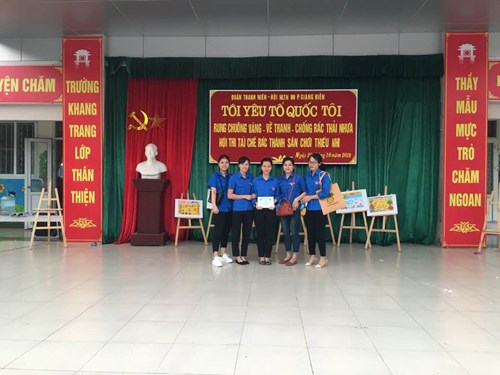 Chi đoàn thanh niên trường MN Tràng An tham gia ngày hội tái chế do Đoàn phường Giang Biên tổ chức