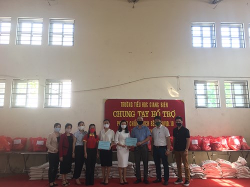 Những tấm lòng vàng dành tặng cho CBGVNV, học sinh trường MN Tràng An có  hoàn cảnh khó khăn trong đợt nghỉ dịch Covid -19.