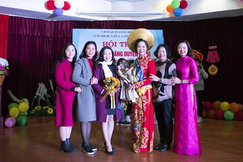 Cô giáo Nguyễn Thúy Hồng trường mầm non Tràng An tham gia Hội thi cô giáo tài năng duyên dáng cụm thi đua số 4 cấp học mầm non năm học 2020- 2021
