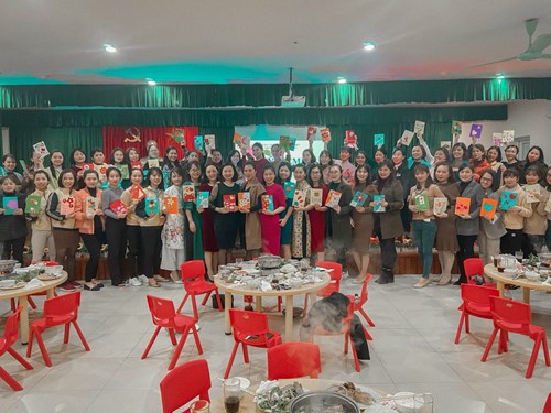 Trường Mầm non Tràng An tổ chức mít tinh kỷ niệm ngày quốc tế phụ nữ 8- 3