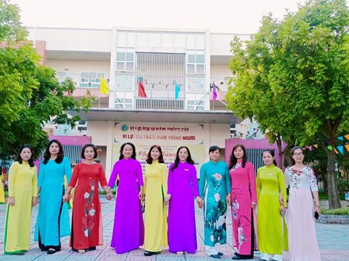  “Tuần lễ áo dài” Việt Nam năm 2021 được Trường MN Tràng An hưởng ứng mạnh mẽ.