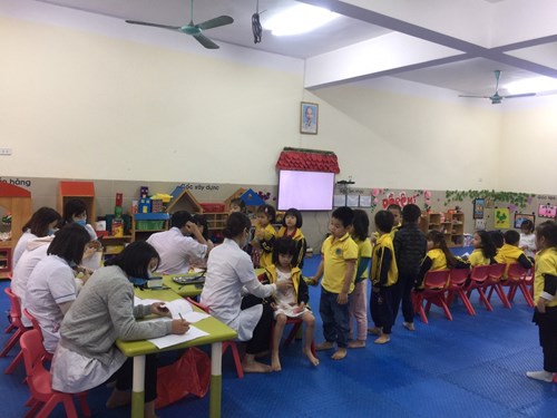 Trường Mn Tràng An tổ chức khám sức khỏe lần 2 cho học sinh năm học 2020 -2021