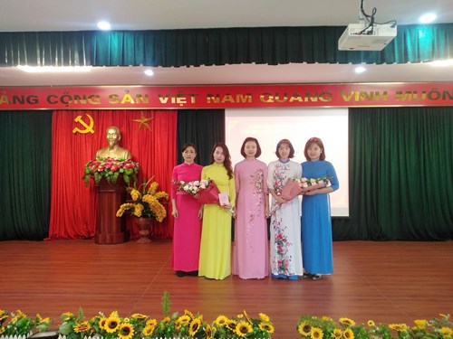 Chi bộ trường Mn Tràng An tổ chức lễ kết đảng viên mới năm 2022