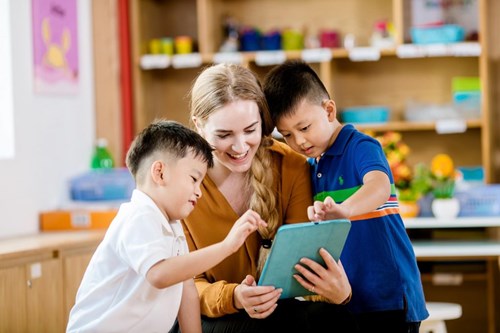 Cách dạy bé học tiếng Anh cho trẻ 3 tuổi