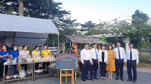 Trường Mầm non Tràng An tham gia ngày hội Đại đoàn kết toàn dân tộc do UBND phường Giang Biên tổ chức.
