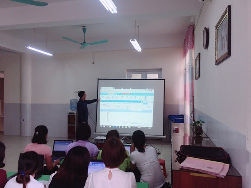 Trường mầm non Tuổi Hoa tổ chức tập huấn phần mềm kế hoạch giáo dục GoKids
