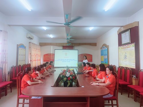 Trường mầm non Tuổi Hoa tổ chức tập huấn tuyên truyền thực hiện phong trào “Hành động vì nhà trường xanh - sạch -đẹp - văn minh - hạnh phúc năm 2022