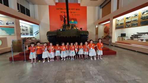 Buổi tham quan dã ngoại đầy bổ ích của các bé MGN B4 tại  Bảo tàng quân đội 