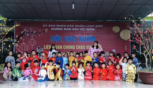 Hội chợ Xuân 2020 tại trường MN Việt Hưng