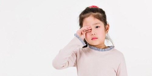 Đau mắt đỏ ở trẻ nhỏ: Triệu chứng, cách điều trị và phòng ngừa