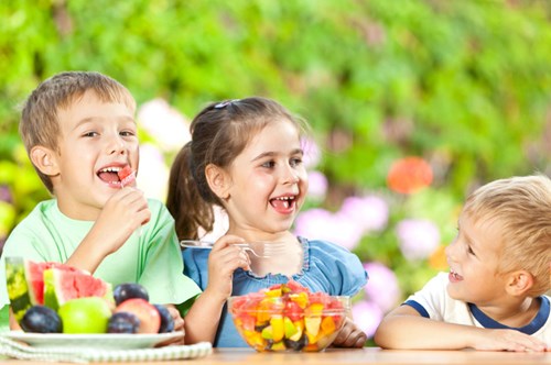 Ăn uống theo nhu cầu dinh dưỡng để đề phòng thiếu dinh dưỡng ở trẻ em