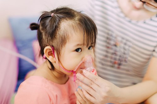 Các dấu hiệu nhận biết bệnh viêm phổi ở trẻ em cha mẹ cần biết