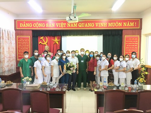 Tình cảm trân trọng và đầm ấm  của CBGVNV Trường MN Việt Hưng với đội ngũ Y bác sĩ tỉnh Bắc Giang trong công tác phòng chống dịch Covid-19