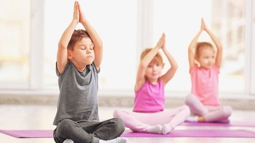 8 lợi ích của yoga dành cho trẻ em