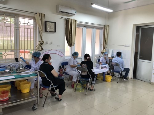 Trường MN Việt Hưng hỗ trợ làm địa điểm tiêm vắc xin Covid-19 cho bệnh viện Đa khoa Đức Giang trong chiến dịch tiêm vắc xin Covid-19.
