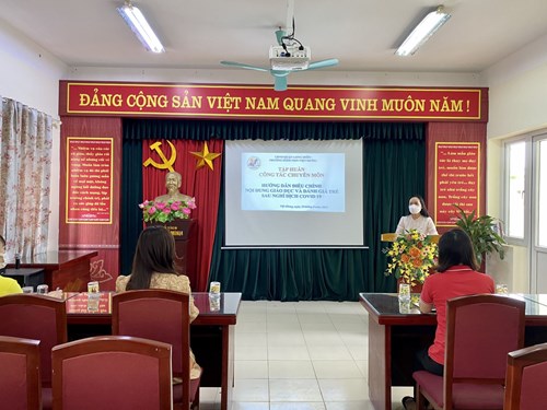 Tập huấn công tác chuyên môn tại trường mầm non Việt Hưng