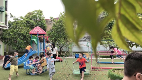 Các hoạt động vui chơi của trẻ tại trường mn Việt Hưng