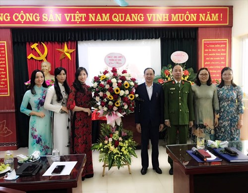 Trường mầm non Việt Hưng tổ chức mít tinh kỷ niệm 39 năm ngày Nhà giáo Việt Nam