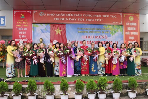 Lễ kỷ niệm 38 năm ngày Nhà giáo Việt Nam 20-11 của trường Tiểu học Ái Mộ A