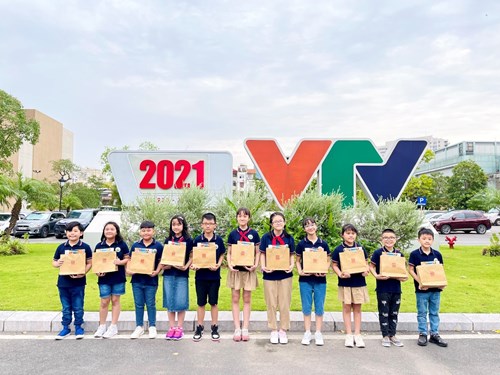 Học sinh Trường Tiểu học Ái Mộ B tham gia vòng 2 cuộc thi vẽ tranh  “Em vẽ trường học hạnh phúc” năm 2021 
