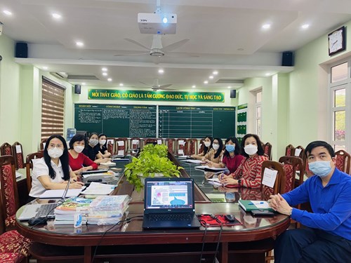 Trường Tiểu học Ái Mộ B hào hứng tham gia tập huấn chuẩn bị cho thay sách lớp 3 năm học 2022 - 2023