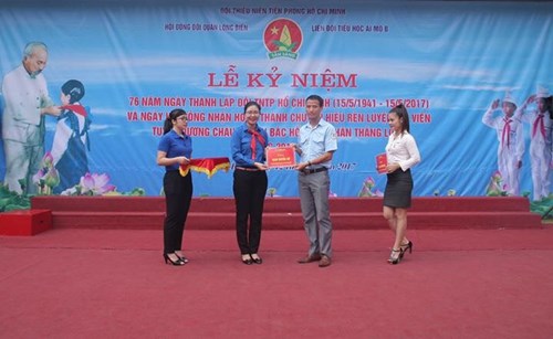 Lễ kỉ niệm 76 năm ngày thành lập Đội TNTP Hồ Chí Minh 
Ngày hội công nhận hoàn thành chuyên hiệu Rèn luyện Đội viên 
Tuyên dương Cháu ngoan Bác Hồ - Chủ nhân Thăng Long 
Năm học 2016 - 2017
