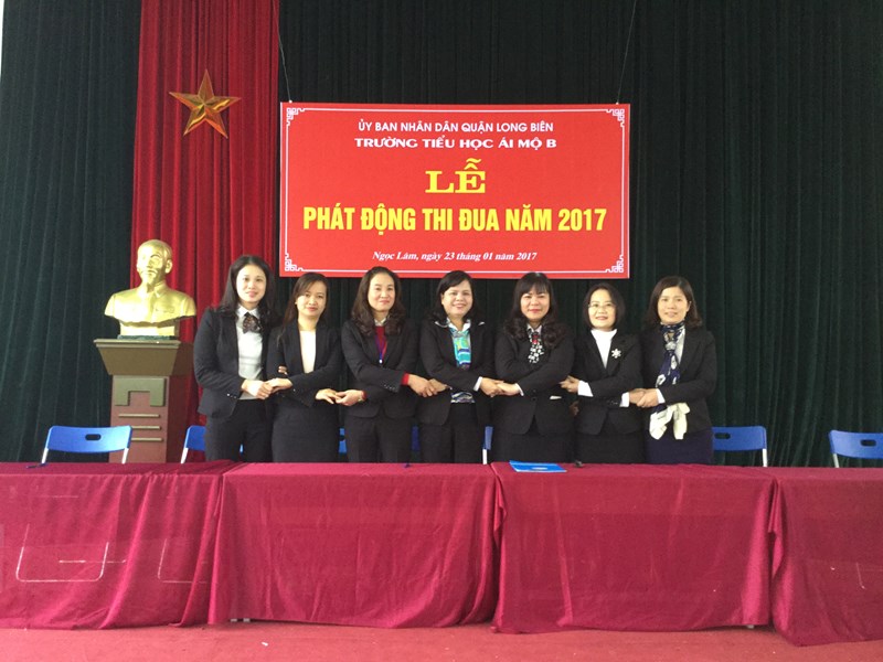 Trường Tiểu học Ái Mộ B tổ chức Lễ kí giao ước thi đua năm 2017