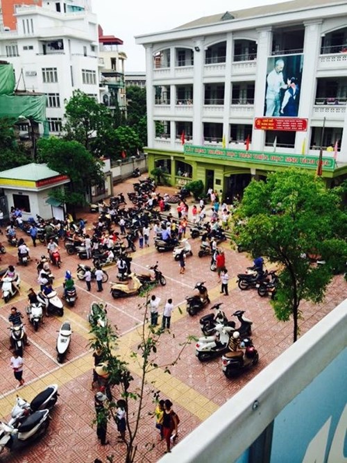 Trường Tiểu học Ái Mộ B tưng bừng trong  Ngày hội tựu trường  năm học 2015- 2016.
