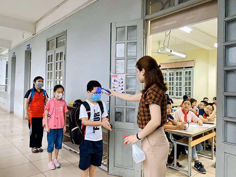 Học sinh Trường Tiểu học Ái Mộ B trở lại trường sau đợt nghỉ phòng chống dịch Covid - 19