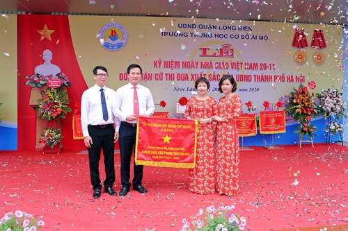 Lễ kỉ niệm 38 năm ngày Nhà giáo Việt Nam 20-11 và đón nhận Cờ đơn vị xuất sắc phong trào thi đua của UBND TP Hà Nội